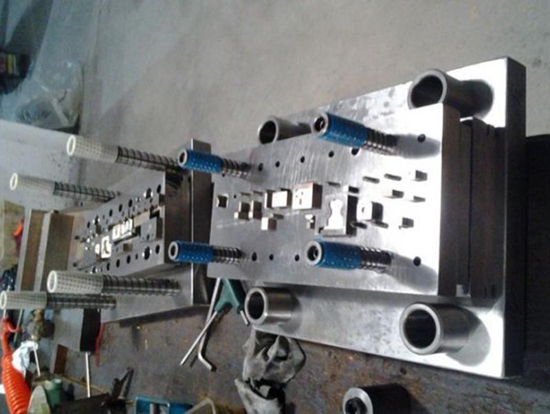 成华模具制造-12