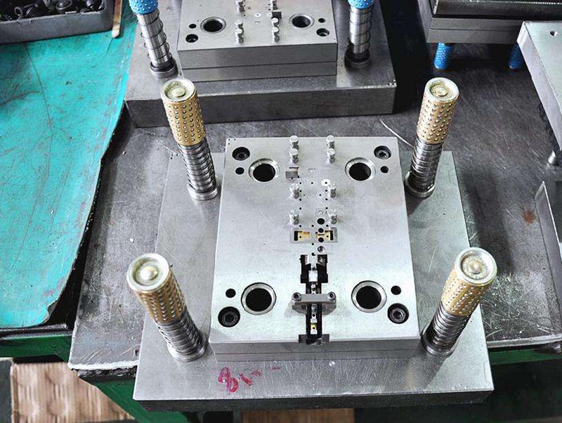 成华模具制造-01