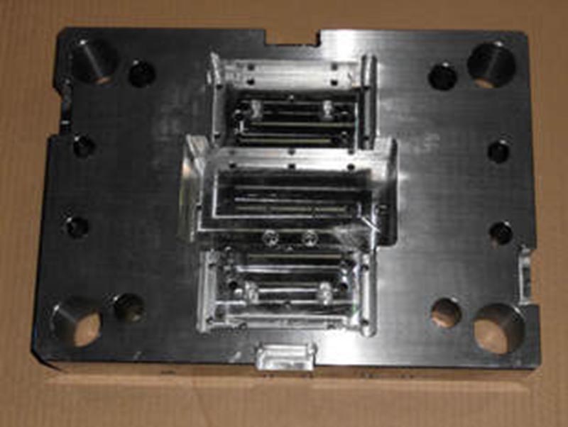 成华精密塑料模-06